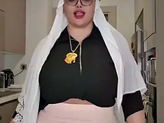 Stora tuttar, Sperma shot, Milf, Styvmamma, Tuttar