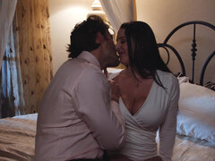 Thick lady Angela White enjoys primal sex