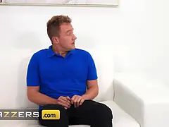 Brazzers - curvy masseur Madison Morgan’s oily secrets seduce her nosy roommate Van Wylde