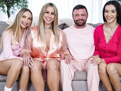 Μεγάλος κώλος, Μεγάλος πούτσος, Μεγάλα βυζιά, Πίπα, Σε στάση σκύλου στα τέσσερα, Κουαρτέτο