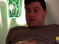 Trældom, Brunette, Langt ned i halsen, Herskerinde, Orgasme, Kort hår, Sprøjter, Kone