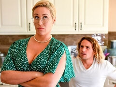 Amateur, Culo grande, Verga grande, Rubia, Cocina, Madres para coger, Cabello corto, Tetas