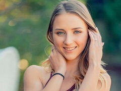 Ξανθιά, Πίπα, Σε στάση σκύλου στα τέσσερα, Φιλί, Γλείψιμο, Μουνί, Τατουάζ, Έφηβος