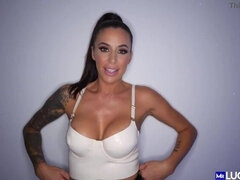 Gros seins, Brunette brune, Plantureuse, En levrette, Lingerie, Mature, Mère que j'aimerais baiser, Pov