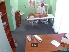 Amateur, Sucer une bite, Éjaculation interne, Médecin, En levrette, Doigter, Infirmière, Uniforme