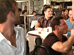 Ερασιτέχνης, Ομοφυλόφιλος, Ομάδα, Πάρτυ, Δημόσιο, Πραγματικότητα, Ρετρό