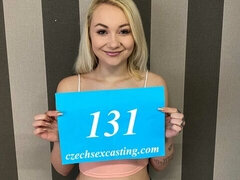 Rit, Blondinka, Fafanje, Doggystyle, Naravne joške, Muco, Kratki lasje, Joške