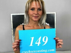 Hatalmas hátsó, Monumentális dákó, Tekintélyes didik, Szőke, Cumizás, Kutya póz, Természetes mellek, Nuni