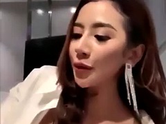 Jarang pamer memek apalagi colmek, liat gih