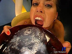 In den arsch, Grosser arsch, Blasen, Sperma im mund, Aufs gesicht abspritzen, Gruppensex, Milf, Strümpfe