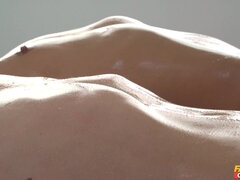 Amatööri, Perännuolu, Ruskeahiuksinen, Tsekki, Öljytty, Pillu, Kolmen kimppa, Tissit