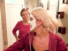 Bagno, Bionda, Pompino, Coppia, Da dietro, Toccando, Tette naturali, Piercing