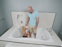 Любители, Американки, Жопа, Ванна, Минет, Член, Сперма на лице, Душ