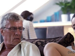 18 anni, Pompino, Brunetta, Beccata, Hd, Masturbazione, Magra, Ragazza