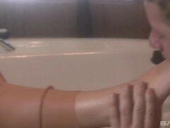 Holly Wellin gets a big facial after her studs double penetrate her holes