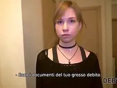 Debt4k. Alice Klay viene scopata da uno sconosciuto perché ha preso un prestito per iphone
