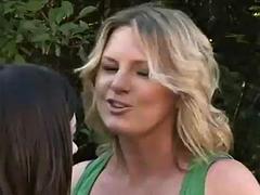 Bebê, Peitos grandes, Lésbica, Mãe gostosa, Tetas