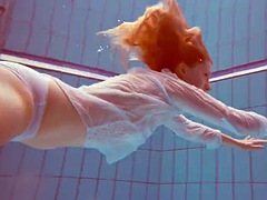 Lieveling, Grote mammen, Hardcore, Biljart, Openbaar, Roodharige vrouw, Douche, Sportoefening