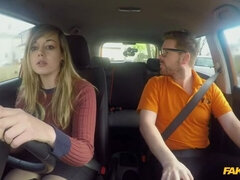 Grosse titten, Blasen, Auto, Hundestellung, Handjob, Im freien, Pov, Muschi