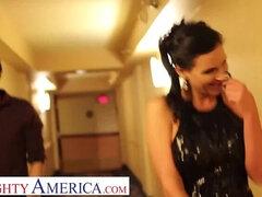 Ameriški, Velika rit, Velike joške, Rjavolaska, Kurac, Hd, Lizanje, Obrito