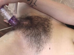 Culo, Morena, Peludo, Lencería, Masturbación, Pezones inflados, Medias largas, Tatuaje