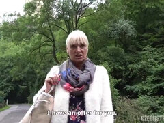 Duże cycki, Blondynka, Obciąganie, Wytrysk, Pieniądze, Na wolnym powietrzu, Punkt widzenia, Publiczny