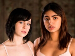 Schlafzimmer, Blasen, Frau frau mann, Natürlichen titten, Muschi, Tätowierung, Jungendliche (18+), Flotter dreier