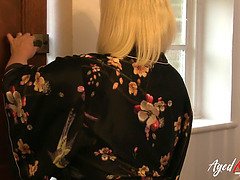 Блондинки, Минет, Секс без цензуры, Белье, Зрелые, Натуральные сиськи