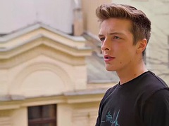 Kugár, Kőkemény, Fehérnemű, Érett koros, Leborotvált, Dohányzás