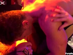 デカチン, 黒人, フェラチオ, 手コキする, ハードコア, 異人種間, 下着, スインガー