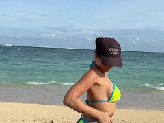 Amatéři, Pláž, Bikini, Brunetka, Milf žcbp, Drobounká, Sólo