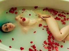 Vessa, Suihinotto, Takaapäin, Sormetus, Käsihoito, Itsetyydytys, Teini, Tissit