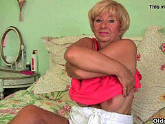 British-gilf, mummy, gilf