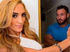 Stor stjärt, Stor kuk, Stora tuttar, Blondin, Avsugning, Doggystyle, Latina, Mager