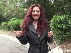 Duży tyłek, Suka, Wytrysk, Kutas, Mamuśka, Na wolnym powietrzu, Cipka, Rudowłosa