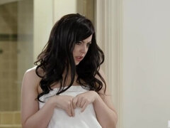 Amerikkalainen, Perse, Ruskeahiuksinen, Lukio, Lesbo, Luonnolliset tissit, Tissit