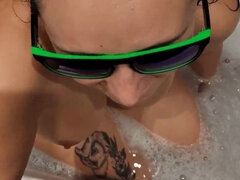 Cuarto de baño, Mamada, Morena, Pajear, Pov