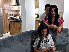 Amaterji, Velik kurac, Črnke, Fafanje, Latinka, Milf, Mačeha, Sesanje