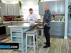 Amatör, Blondin, Avsugning, Sperma shot, Långt ner i halsen, Handjobb, Hd, Skriker