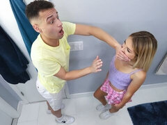 18, 큰 엉덩이, 큰 음경, 오랄섹스, 자연의 가슴, 짧은 머리, 청소년, 젖가슴