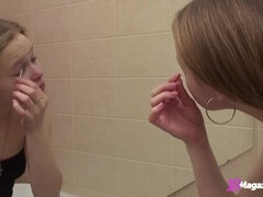 Leie, Blondine, Europäisch, Nackt, Zierlich, Dusche, Titten, Nass