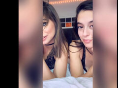 Домашнее видео, Лесбиянка, Натуральные, Крошечные, Бритые, Стриптиз, Сиськи, Влажная