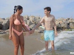 Plaža, Bikinke, Fafanje, Rjavolaska, Busty, Milf, Zunaj