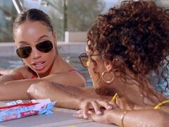 Blondynka, Obciąganie, Brunetka, Wytrysk, Styl na pieska, Hd, Trójkąt, Cycki