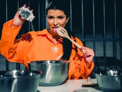 Arsch, Grosser arsch, Braunhaarige, Küssen, Lesbisch, Masturbation, Entkleiden, Titten