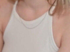 Gros seins, Sucer une bite, Couple, Tir de sperme, Femelle, Branlette thaïlandaise, Tabou, Adolescente