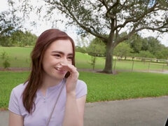 18 ans, Sucer une bite, Brunette brune, Hard, Hd, Orgasme, Public, Adolescente