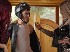 Babe, Hardcore, Hd, Resničnost, Španka, Tetovaže, Joške, Mokra