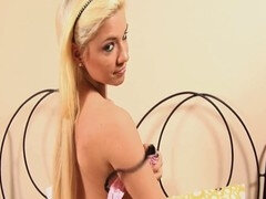 Blonde Bibi Noel gets a handjob that's wet and pointy