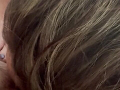 Amerikanisch, Blasen, Geile alte tussi, Küche, Reif, Milf, Natürlichen titten, Ehefrau